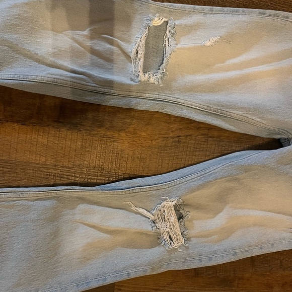 Light Blue Distressed Zara denim - Picture 4 of 12